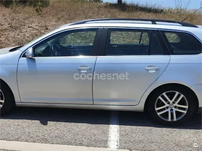Usado VW Golf V Advance 140 CV (102 kW) 2008 Gris / plata Familiar