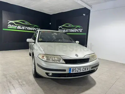 Usado Renault Laguna II Authentique 111 CV (81 kW) 2003 Beige Berlina