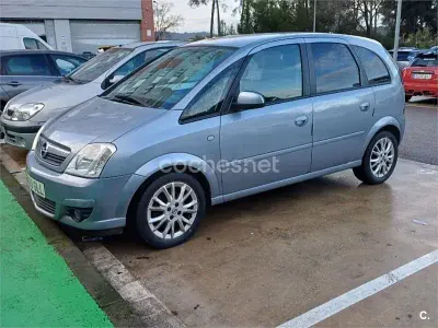 Usado Opel Meriva 105 HP (77 kW) 2009 Cinzento Monovolume