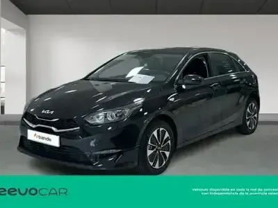 Nieuw Kia Ceed 100 PK (73 kW) 2025 Zwart Hatchback