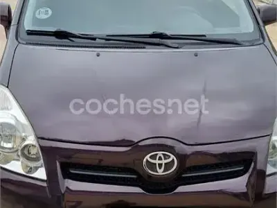 Usado Toyota Corolla Verso Sport 177 CV (130 kW) 2007 Granate Monovolumen