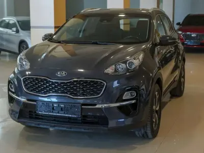 Usado Kia Sportage 136 CV (100 kW) 2019 Gris SUV
