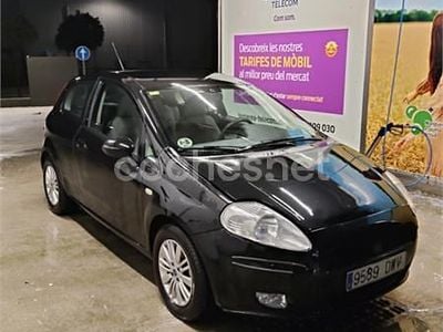 Usado Fiat Grande Punto Dynamic 75 CV (55 kW) 2006 Negro Utilitario