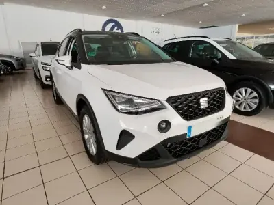 Usado Seat Arona Style 115 CV (84 kW) 2025 Blanco SUV