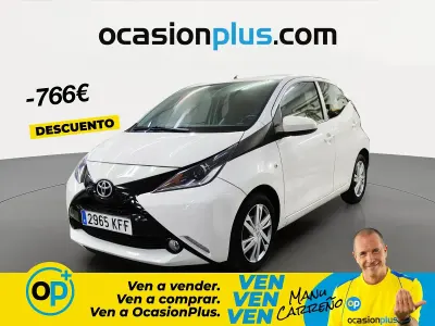 Occasion Toyota Aygo X-play 69 PK (50 kW) 2017 Wit Hatchback