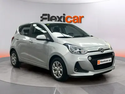 Usado Hyundai i10 67 CV (49 kW) 2017 Gris Utilitario