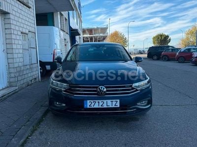 Usado VW Passat 150 CV (110 kW) 2021 Negro Berlina