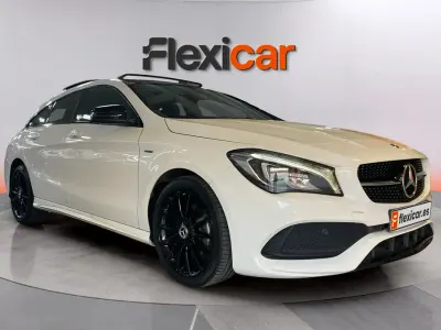 Usado Mercedes CLA200 Shooting Brake 163 CV (119 kW) 2019 Blanco Familiar