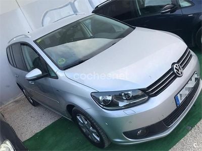 Usado VW Touran Advance 140 CV (102 kW) 2013 Gris / plata Monovolumen