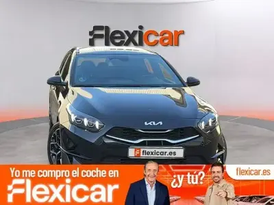 Usado Kia Ceed Style 100 CV (73 kW) 2025 Negro Utilitario