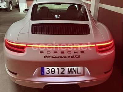 Porsche 911 Carrera 4 GTS