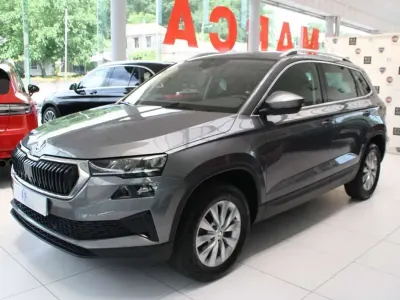 Usado Skoda Karoq Ambition 150 CV (110 kW) 2022 Gris SUV