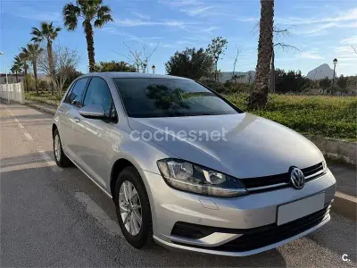 Usado VW Golf VII Advance 115 CV (84 kW) 2019 Blanco Familiar