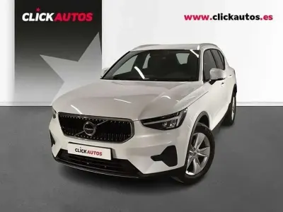Begagnad Volvo XC40 Core 163 HK (119 kW) 2025 Vit SUV