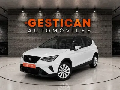Usado Seat Arona Style 110 CV (80 kW) 2022 Blanco SUV
