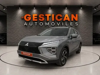 Usado Mitsubishi Eclipse Cross 188 CV (138 kW) 2024 Gris / plata SUV