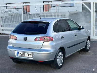 Usado Seat Ibiza Stella 75 CV (55 kW) 2003 Azul Utilitario