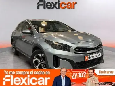 Usado Kia XCeed 120 CV (88 kW) 2023 Gris SUV
