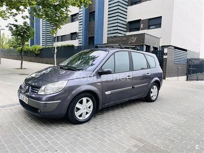 Usado Renault Grand Scénic II Dynamique 130 CV (95 kW) 2006 Gris / plata Monovolumen