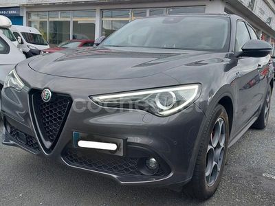Usado Alfa Romeo Stelvio Super 190 CV (139 kW) 2021 Gris / plata SUV