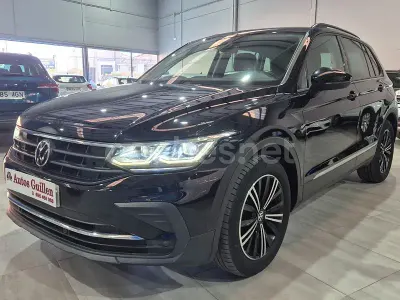Usado VW Tiguan Life 150 CV (110 kW) 2021 Negro SUV