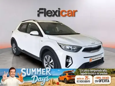 Usado Kia Stonic 84 CV (61 kW) 2023 Blanco SUV