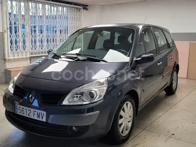 Usado Renault Grand Scénic II Dynamique 130 CV (95 kW) 2007 Gris / plata Monovolumen