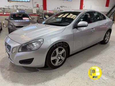Usado Volvo S60 Summum 163 CV (119 kW) 2012 Gris / plata Berlina