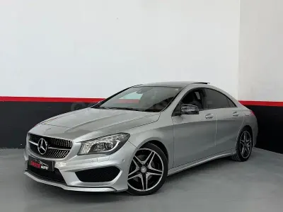 Usado Mercedes CLA220 AMG line 177 CV (130 kW) 2016 Gris / plata Coupe