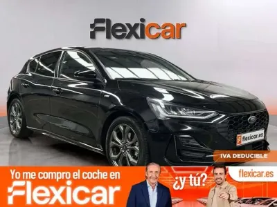 Usado Ford Focus ST-Line 125 CV (91 kW) 2023 Negro Familiar