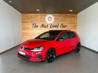 Usado VW Golf VII GTI 290 CV (213 kW) 2019 Rojo Berlina
