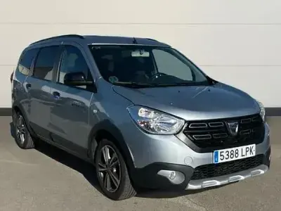 Usado Dacia Lodgy 115 CV (84 kW) 2021 Gris Monovolumen