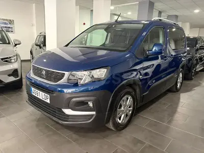 Usado Peugeot Rifter Allure 100 CV (73 kW) 2020 Azul Monovolumen