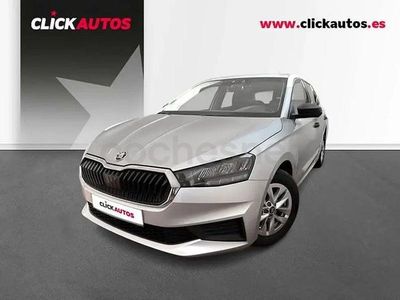 Usado Skoda Fabia Essence 80 CV (58 kW) 2025 Gris / plata Utilitario