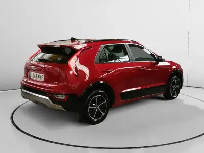 Usado Kia Niro 129 HP (94 kW) 2025 Vermelho SUV