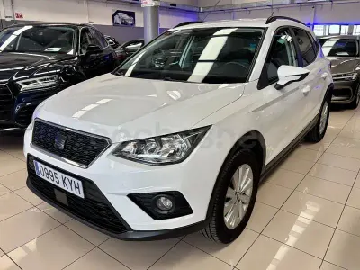 Usado Seat Arona Ecomotive 95 CV (69 kW) 2019 Blanco SUV