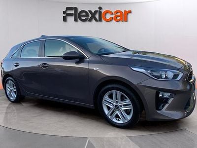 Usado Kia Ceed 100 CV (73 kW) 2020 Marrón Utilitario