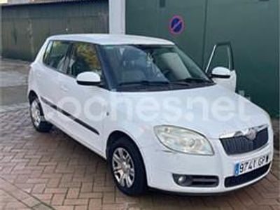 Usado Skoda Fabia 70 CV (51 kW) 2009 Blanco Berlina
