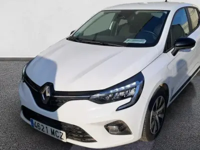 Käytetty Renault Clio V Intens 100 HP (73 kW) 2022