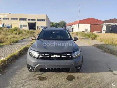 Usado Dacia Duster Extreme 150 CV (110 kW) 2023 Gris / plata SUV