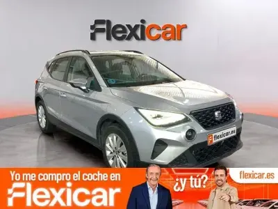 Usado Seat Arona Style Plus 110 CV (80 kW) 2022 Gris SUV