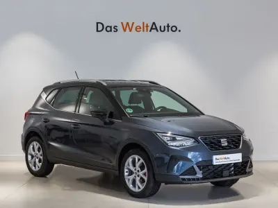 Usado Seat Arona FR 110 CV (80 kW) 2022 Gris SUV
