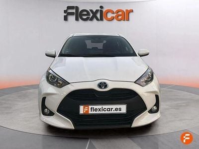 Usado Toyota Yaris Hybrid Active 116 CV (85 kW) 2023 Blanco Berlina