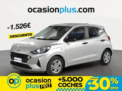 Usado Hyundai i10 67 CV (49 kW) 2022 Gris Utilitario