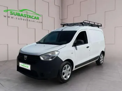 Usado Dacia Dokker Essentiel 75 CV (55 kW) 2019 Blanco Monovolumen