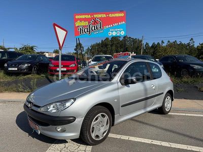 Gris / plata Usado 2003 Peugeot 206 Berlina | 1999 €