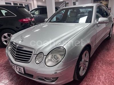 Gris / plata Usado 2007 Mercedes E320 Avantgarde Berlina | 6400 € (Precio justo)