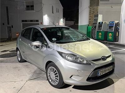 Gris / plata Usado 2011 Ford Fiesta Titanium Berlina | 3300 € (Precio justo)
