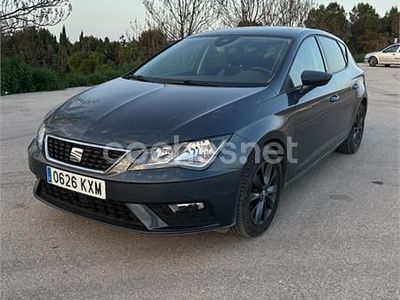 Usado Seat Leon Style 130 CV (95 kW) 2019 Negro Berlina