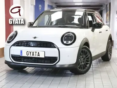 Usado Mini Cooper Essential 114 kW (156 CV) 2025 Blanco Utilitario